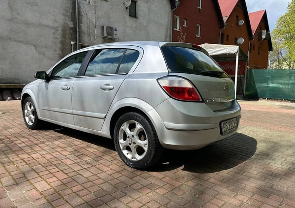 Opel Astra cena 7600 przebieg: 195002, rok produkcji 2004 z Gdańsk małe 29